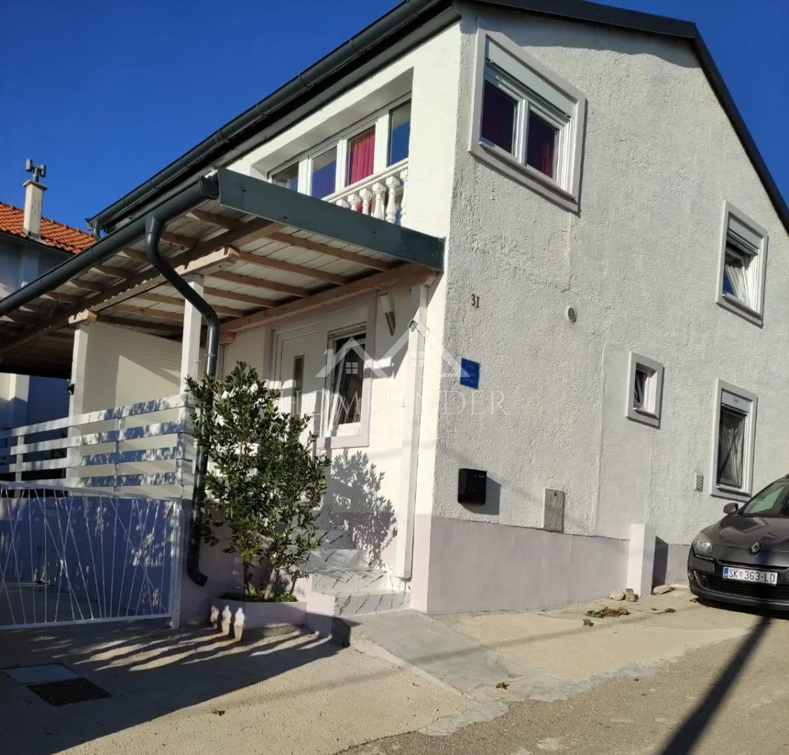 kuća sa 3 apartmana s pogledom na more, obrovac, 250m od plaže - slika 14