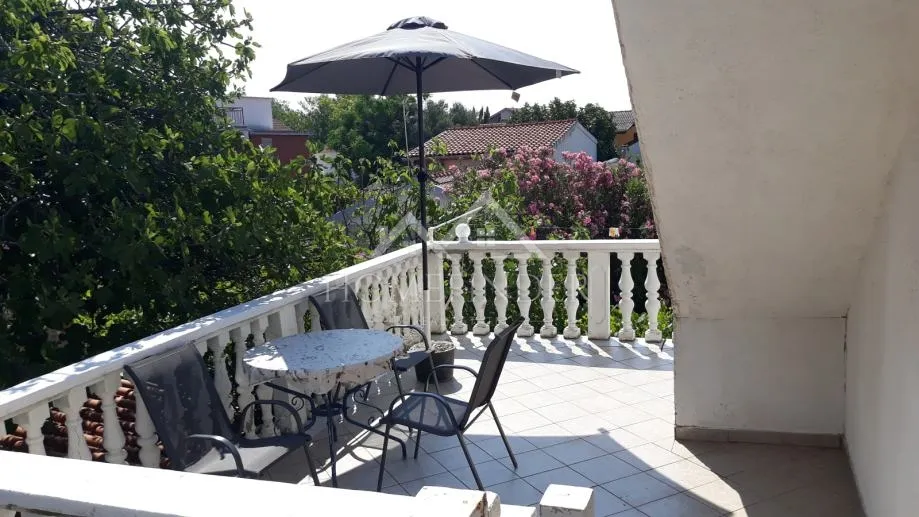 kuća sabunike, (8s), 149m2, 6vpm, podijeljena u 3 apartmana, - slika 4