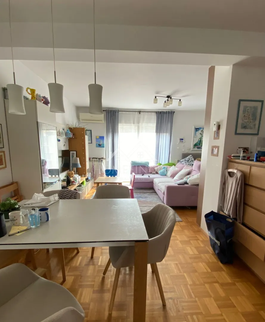 kuća 398m², zagreb (vrapče) – tri stambene jedinice i dvorište - slika 10