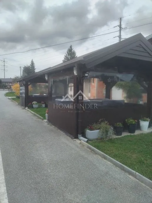 funkcionalna višenamjenska kuća u strmcu, 300 m2, ( 8s), 6 vpm - slika 15