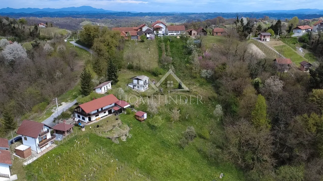 vikendica s preljepim pogledom i dvorištem, veliko trgovišće - slika 7