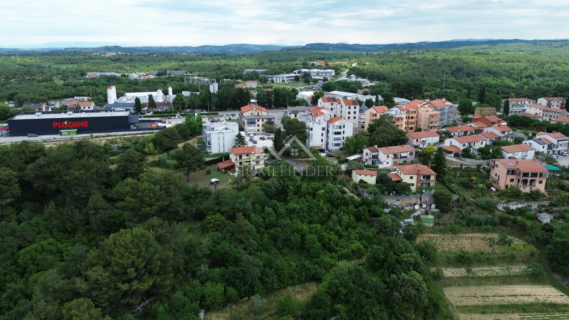 stan s dvorištem i predivnim pogledom 84m², buje - slika 12