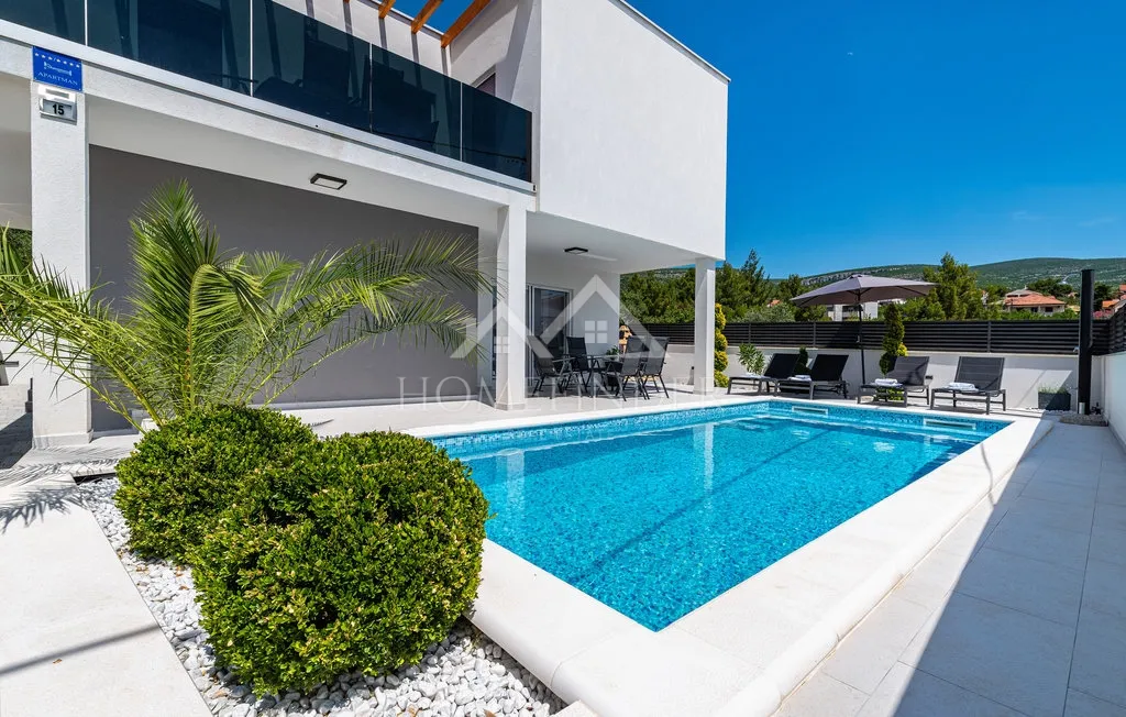 moderna kuća s bazenom i 2 apartmana, 200m od mora, gornji karin - slika 6