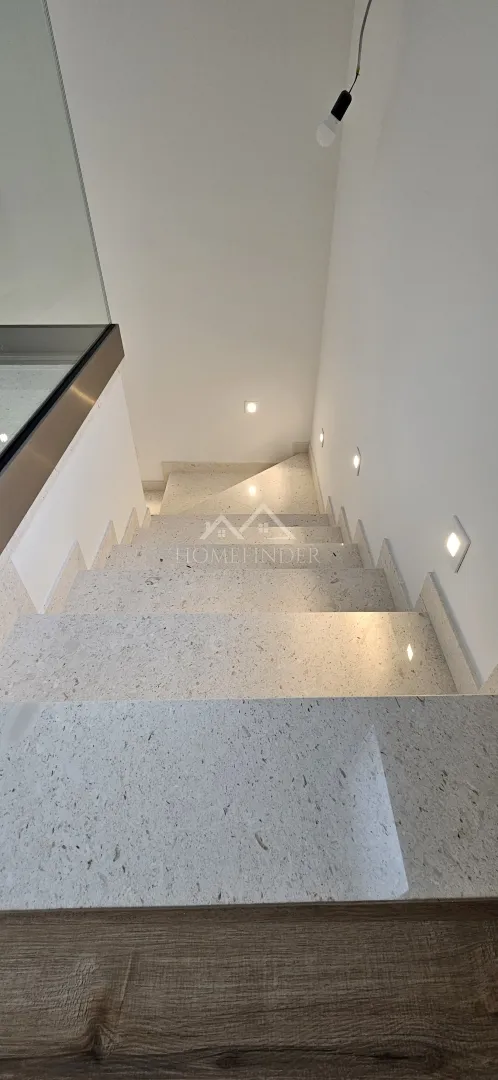 luksuzna dvojna kuća s bazenom i pogledom na more, malinska 152m2 - slika 16