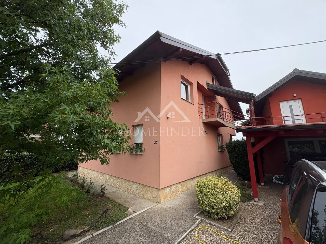 Obiteljska kuća: Petrinja, 200 m2