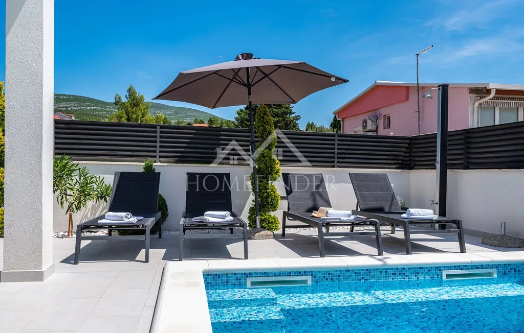 moderna kuća s bazenom i 2 apartmana, 200m od mora, gornji karin - slika 8