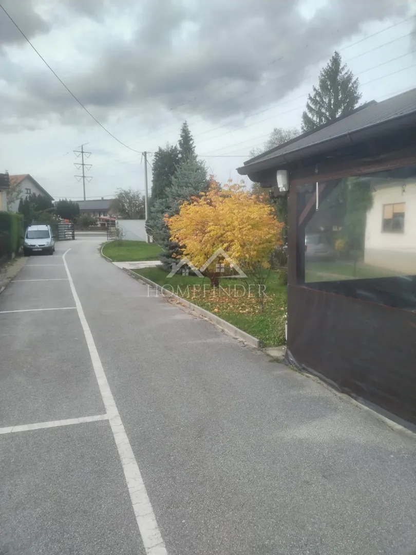 funkcionalna višenamjenska kuća u strmcu, 300 m2, ( 8s), 6 vpm - slika 10