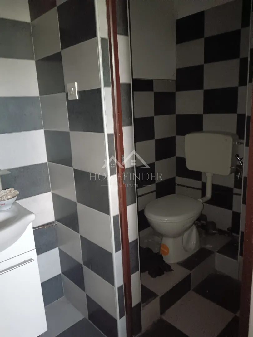 poslovni prostor 64m², oroslavje trg, top lokacija - slika 8