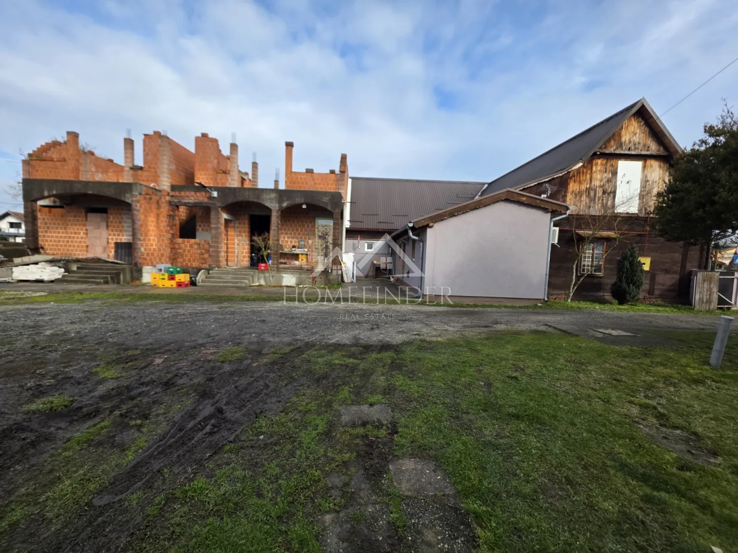 stambeno-poslovni objekt, 6 poslovnih prostora i 2 stana - slika 7