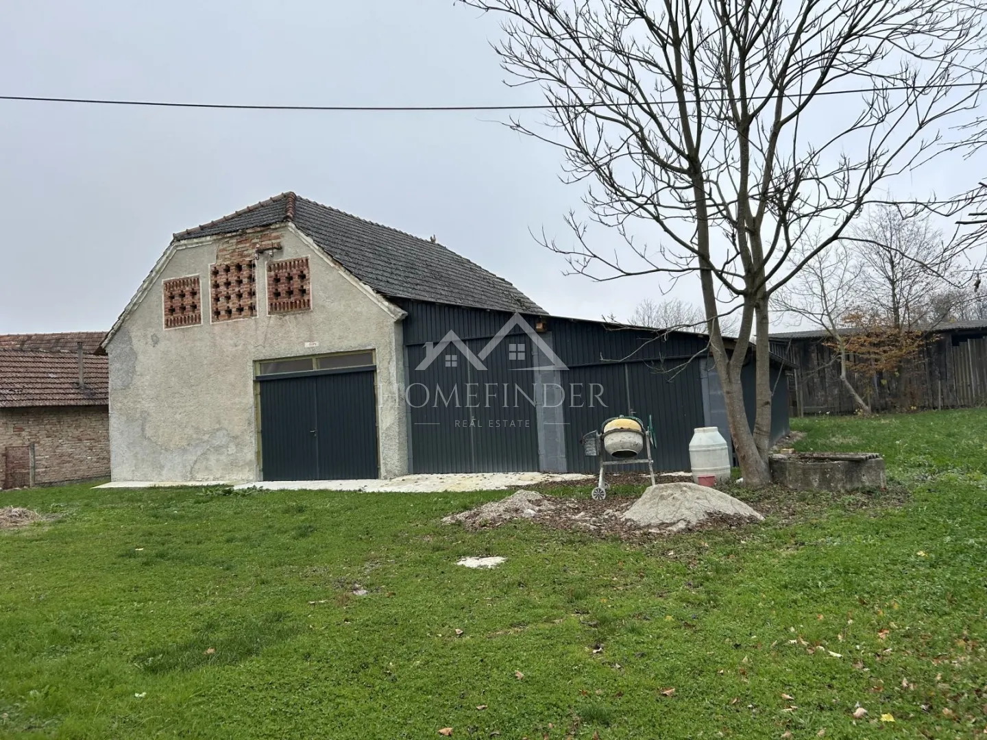 poslovna zgrada,hala 240m2 + uredi 750m2 - slika 8