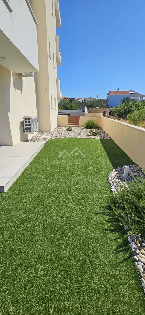 stan u prizemlju s vrtom, 86m2, povljana, novogradnja - slika 12
