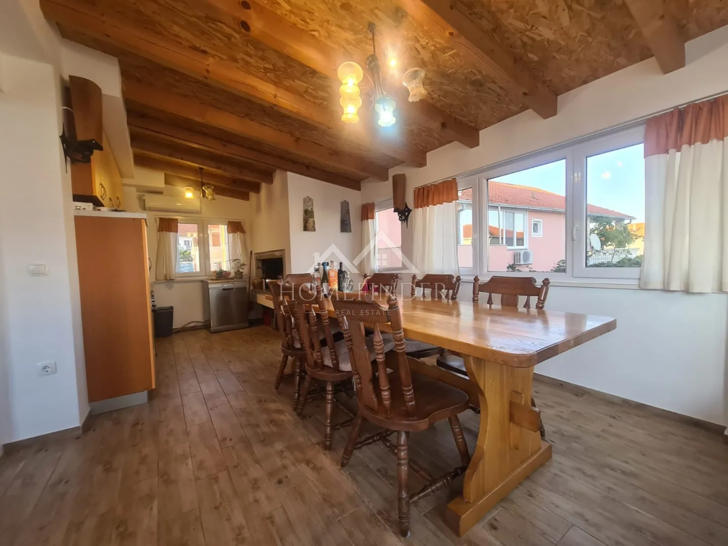 prostran apartman 200 m od mora, čiovo - slika 5