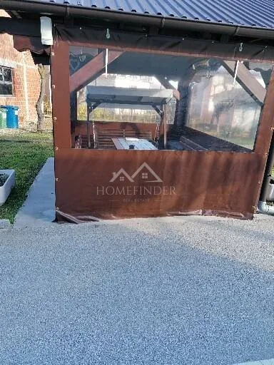funkcionalna višenamjenska kuća u strmcu, 300 m2, ( 8s), 6 vpm - slika 12
