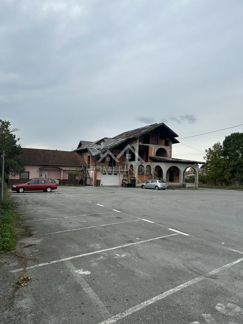 kuća 70m2 + poslovno stambeni objekt 230m2, petrinja - slika 2