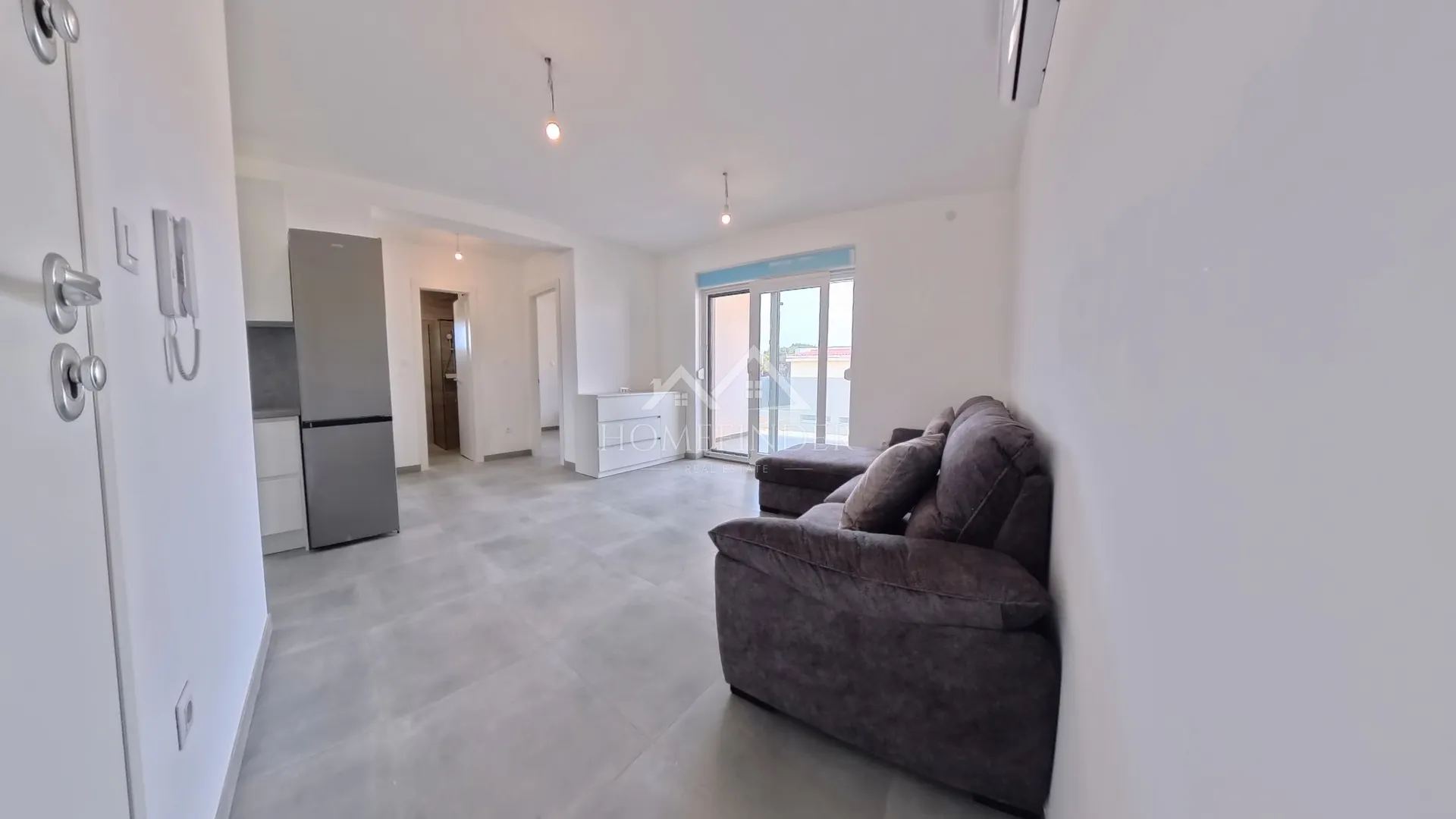Moderan apartman s balkonom, namješten, 3S, 58m2, Povljana, NOVOGRADNJA