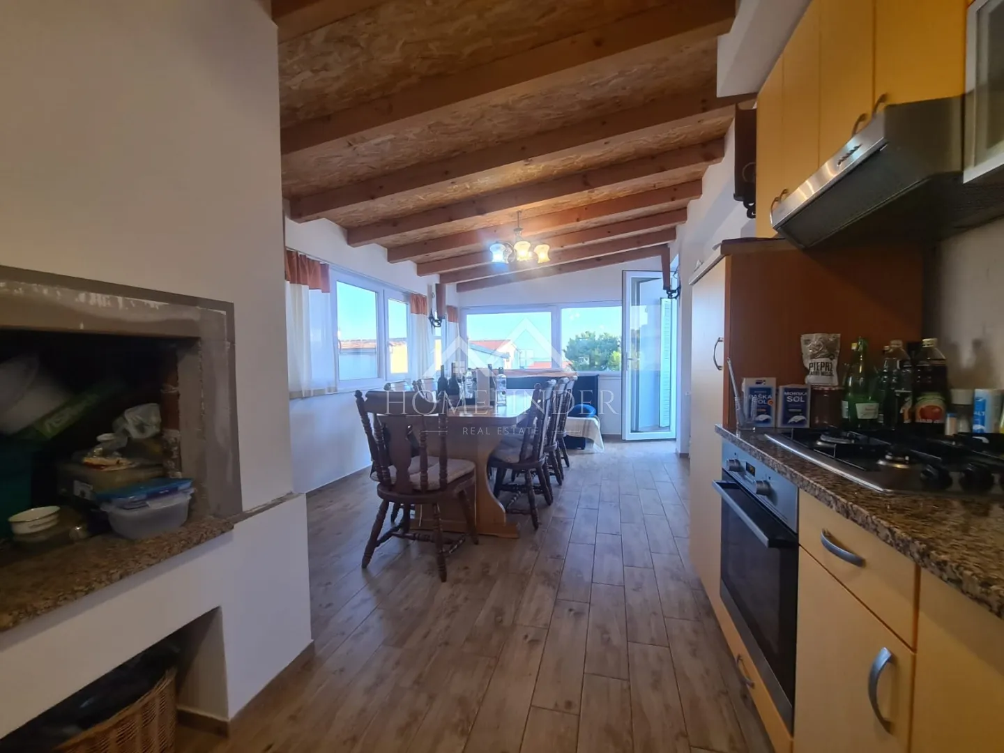 prostran apartman 200 m od mora, čiovo - slika 4