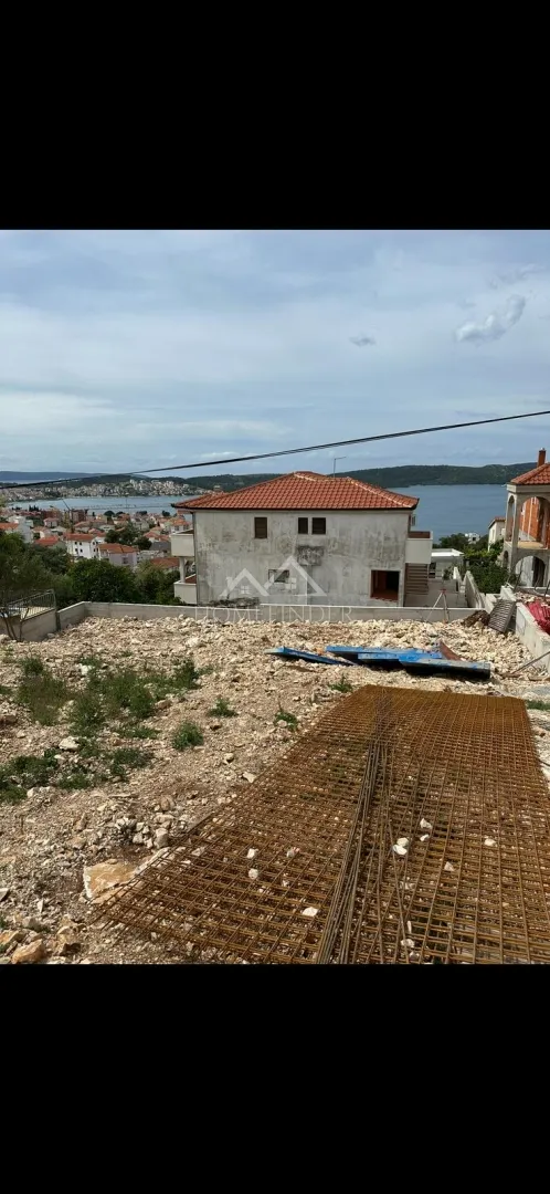 zemljište 451 m² na otoku čiovo s dozvolom za luksuznu vilu - slika 4