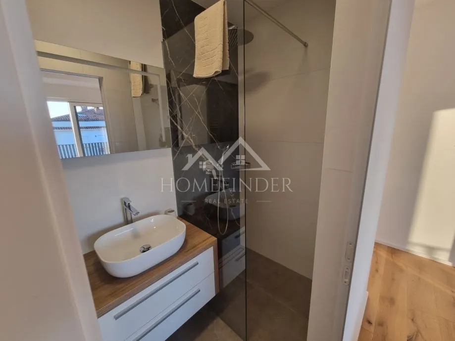 luksuzna vila s bazenom – savudrija – 194 m² sa pogledom na more - slika 25