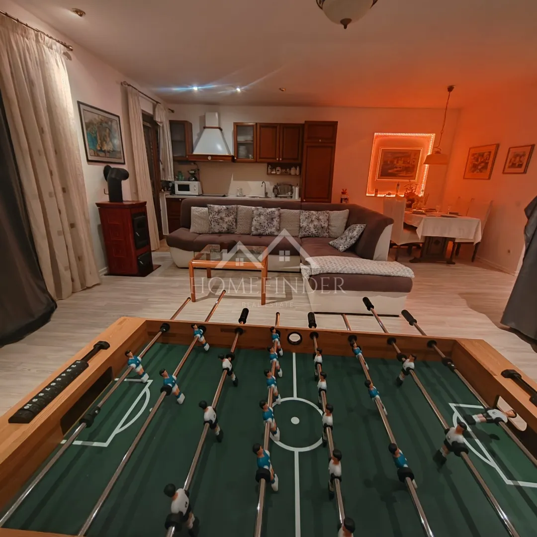 stan / apartman, 71 m², otok krk, malinska – okućnica 100m2 i parking - slika 2