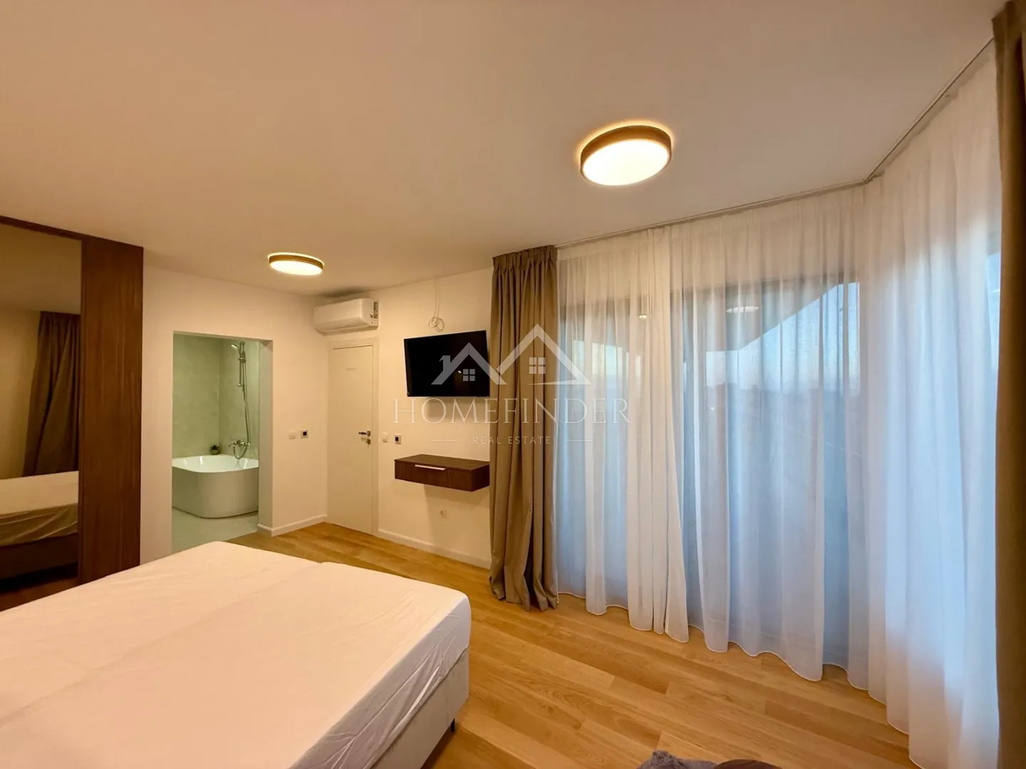 luksuzna vila na idiličnoj lokaciji - rogoznica - slika 11