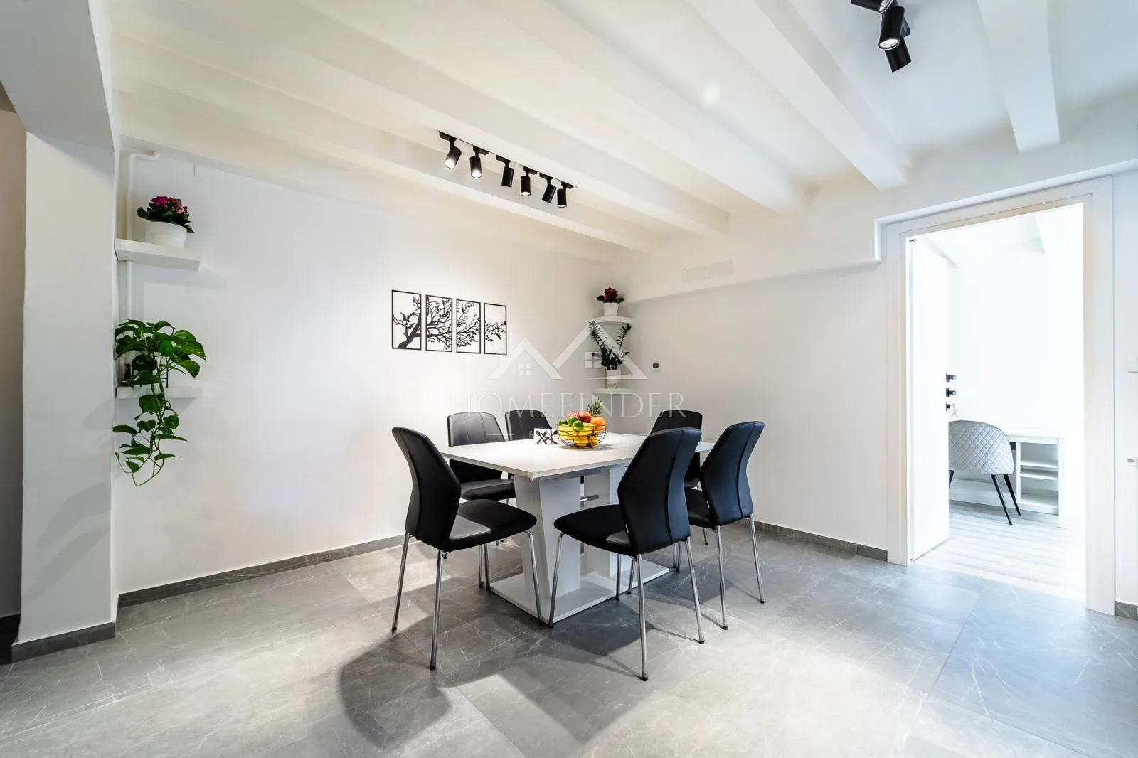 Moderno uređen peterosoban stan, 107,31 m2, blizina Borongaj Kampus - Zagreb