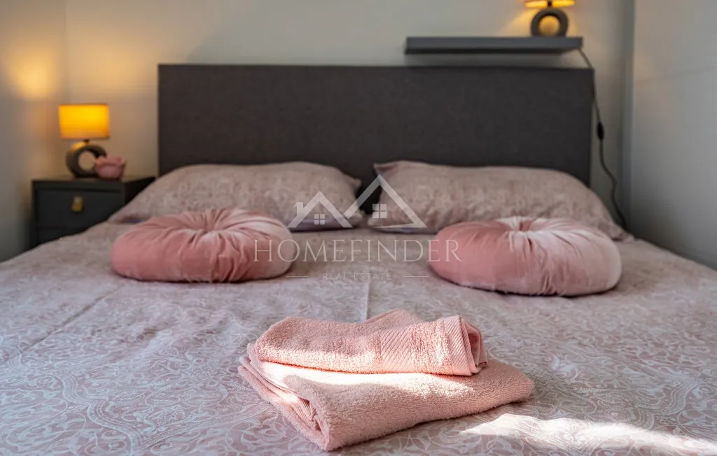 moderna kuća s bazenom i 2 apartmana, 200m od mora, gornji karin - slika 12