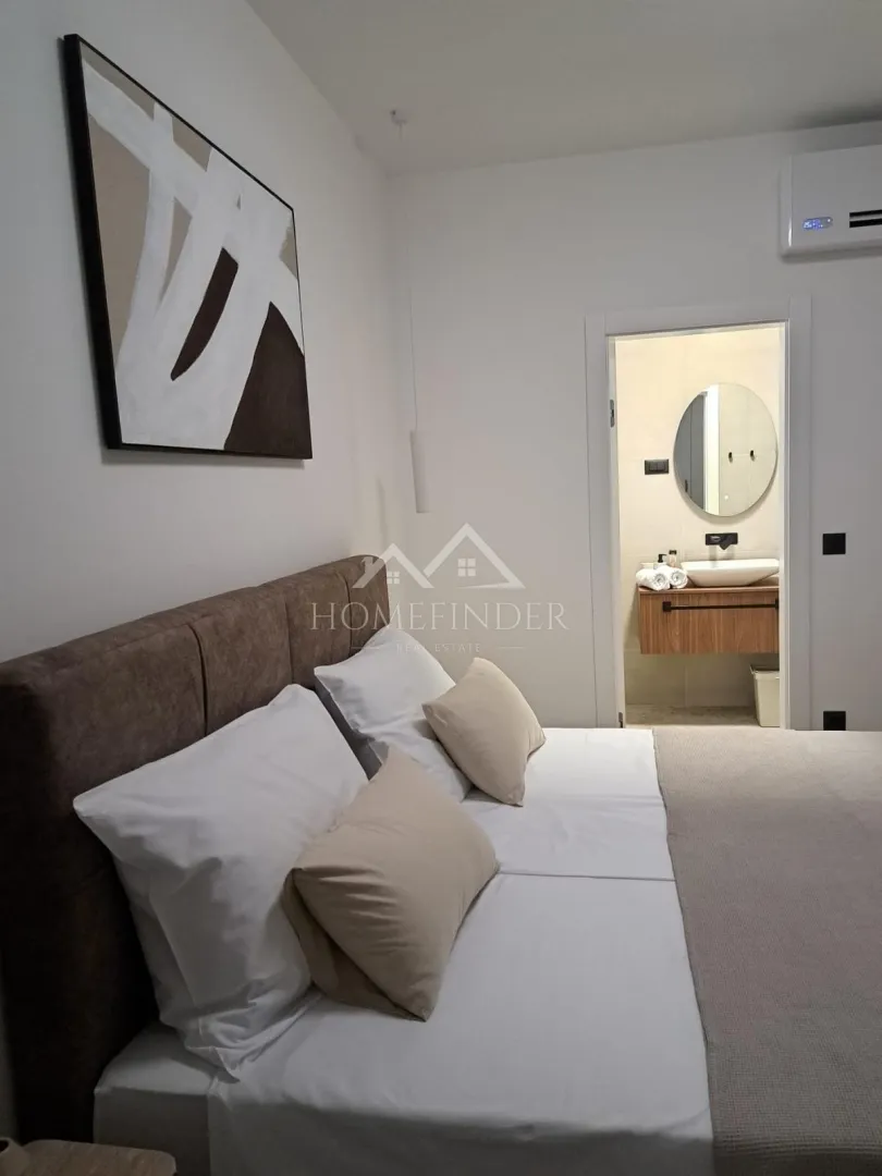 urbana vila s bazenom, (5s), 4 vpm, smart house 200 metara od mora - slika 30