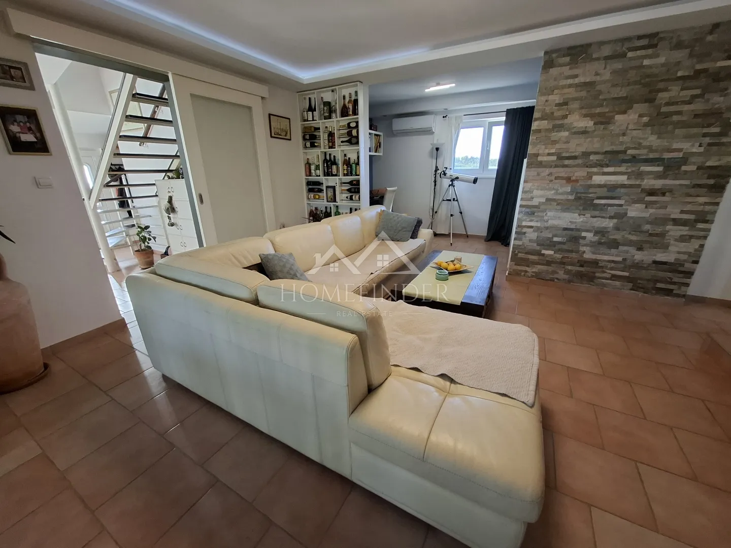 luksuzne dvije kuće s bazenom, 284m2, 1673m2 okućnice,7vpm, ježdovec - slika 16