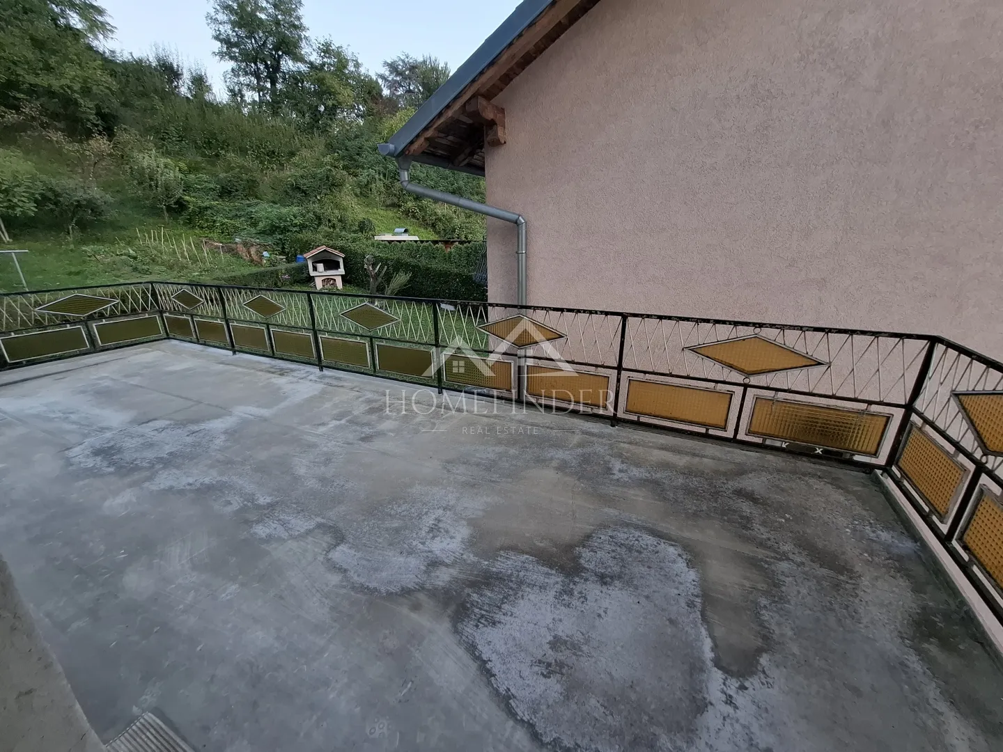 kuća na graberju, 260m2, 3 odvojena stana, 1200m od črnomerca - slika 12