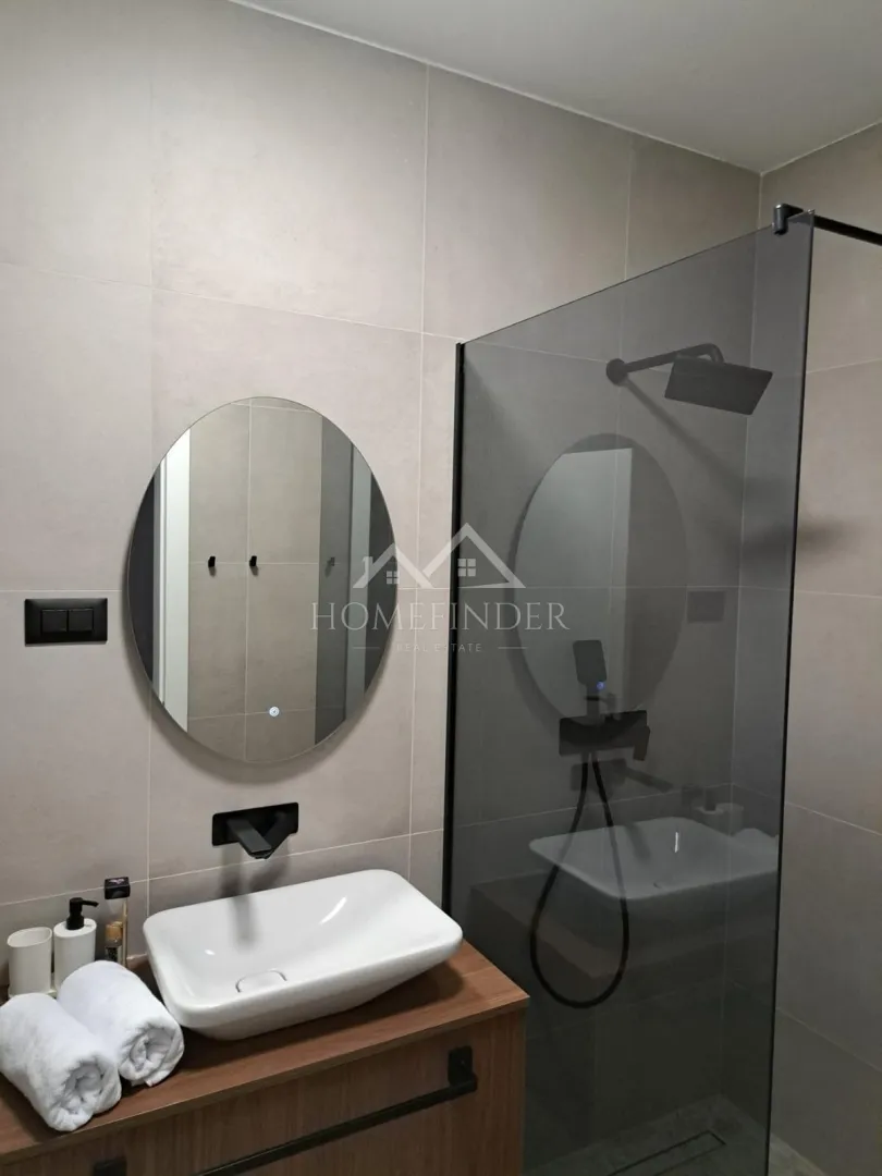 urbana vila s bazenom, (5s), 4 vpm, smart house 200 metara od mora - slika 27