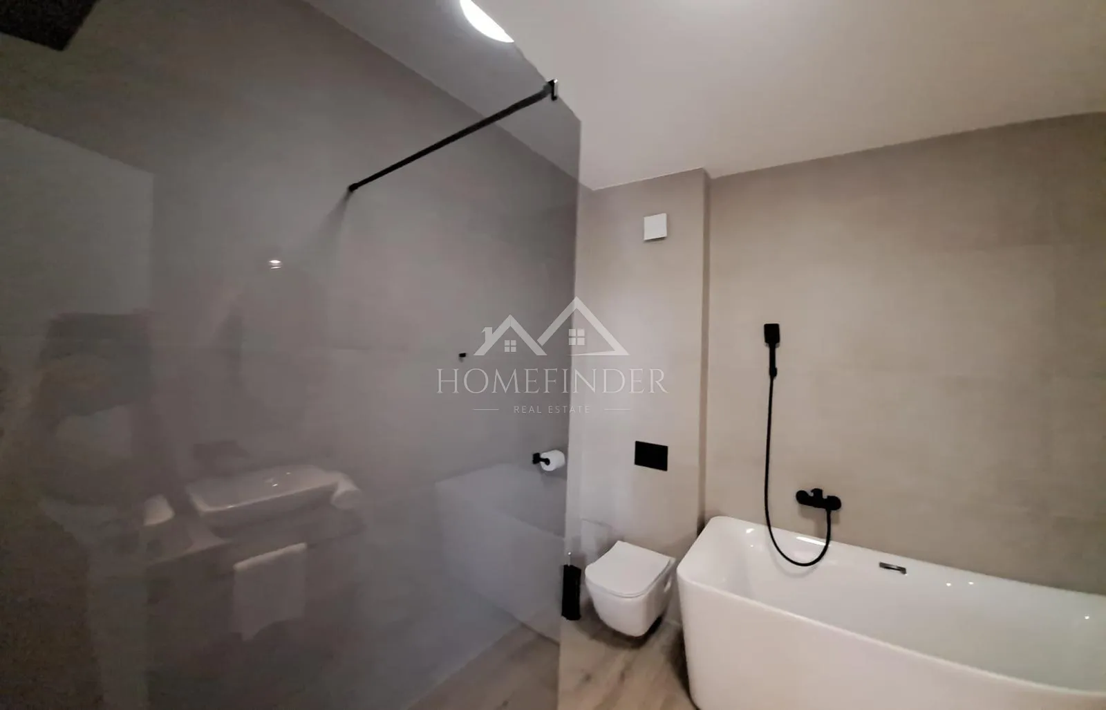 urbana vila s bazenom, (5s), 4 vpm, smart house 200 metara od mora - slika 36