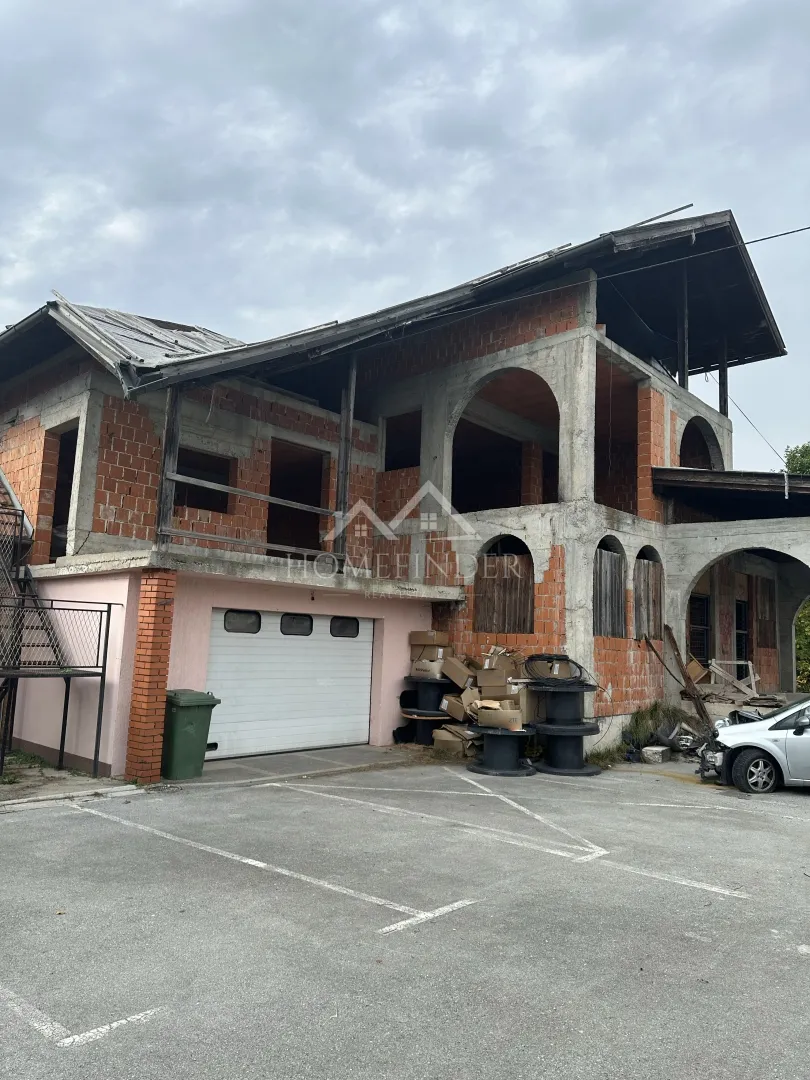 kuća 70m2 + poslovno stambeni objekt 230m2, petrinja - slika 10