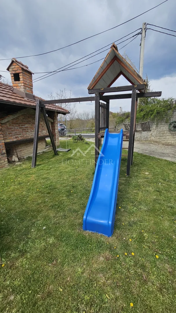 vikendica s preljepim pogledom i dvorištem, veliko trgovišće - slika 31