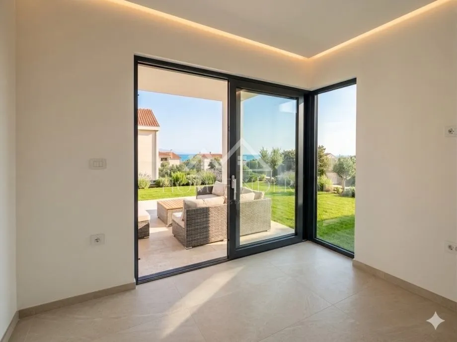 moderan stan u novogradnji s vrtom i pogledom na more, 70.75 m2, 1vpm, mandre - slika 2