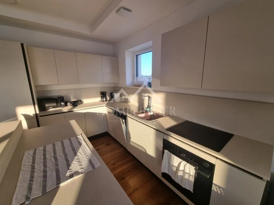 luksuzna vila s bazenom – savudrija – 194 m² sa pogledom na more - slika 8