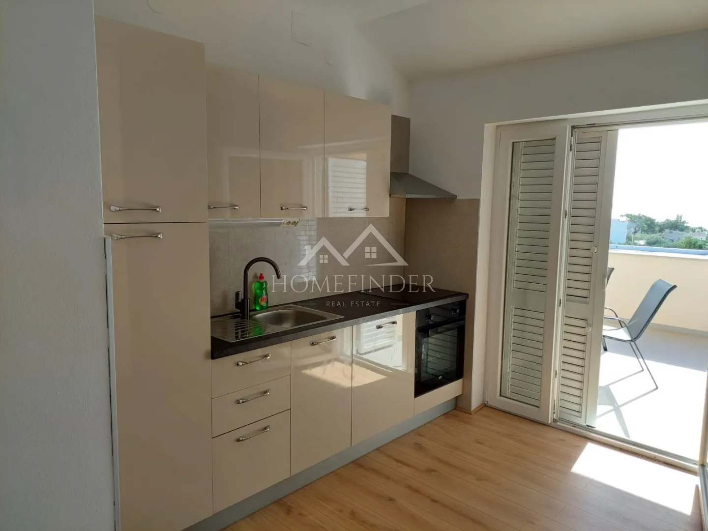 apartman sa 2 stambene jedinice, 134m², 120m od mora, košljun, pag - slika 3