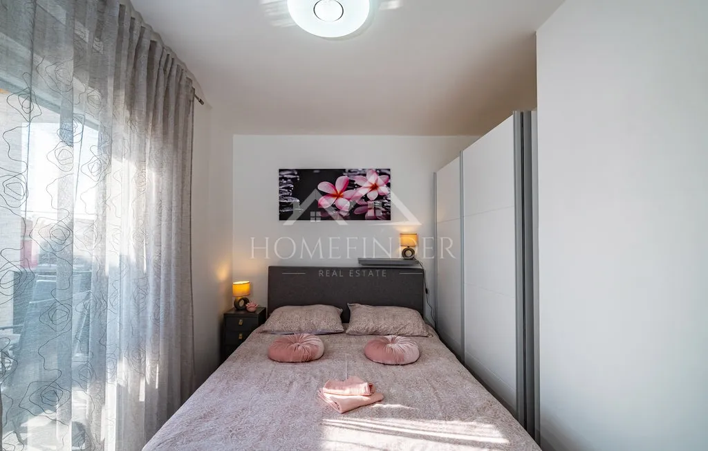 moderna kuća s bazenom i 2 apartmana, 200m od mora, gornji karin - slika 17