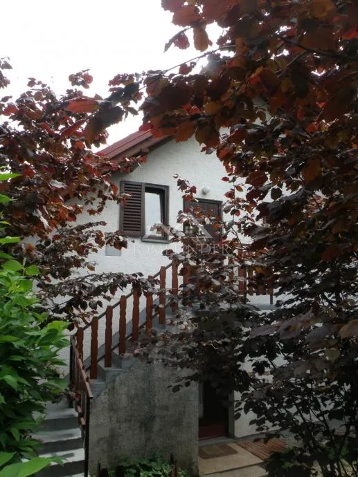 kuća u oazi mira raspoređena kao objekt 3 stana, 176 m2, (5s), 5 vpm, podsused - slika 3
