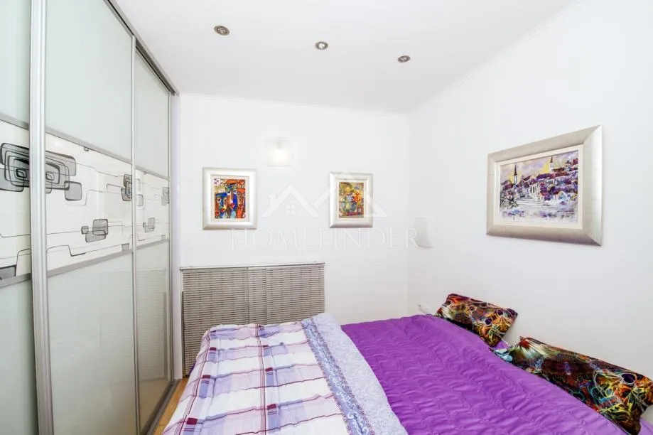 vila s 4 apartmana, proboj, pag, 80m od mora, 228m2 - slika 2