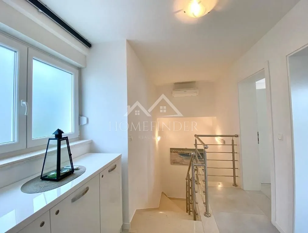 moderan dvoetažni stan s panoramskim pogledom na more, 179m², novalja - slika 8