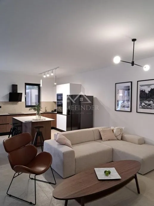 urbana vila s bazenom, (5s), 4 vpm, smart house 200 metara od mora - slika 42