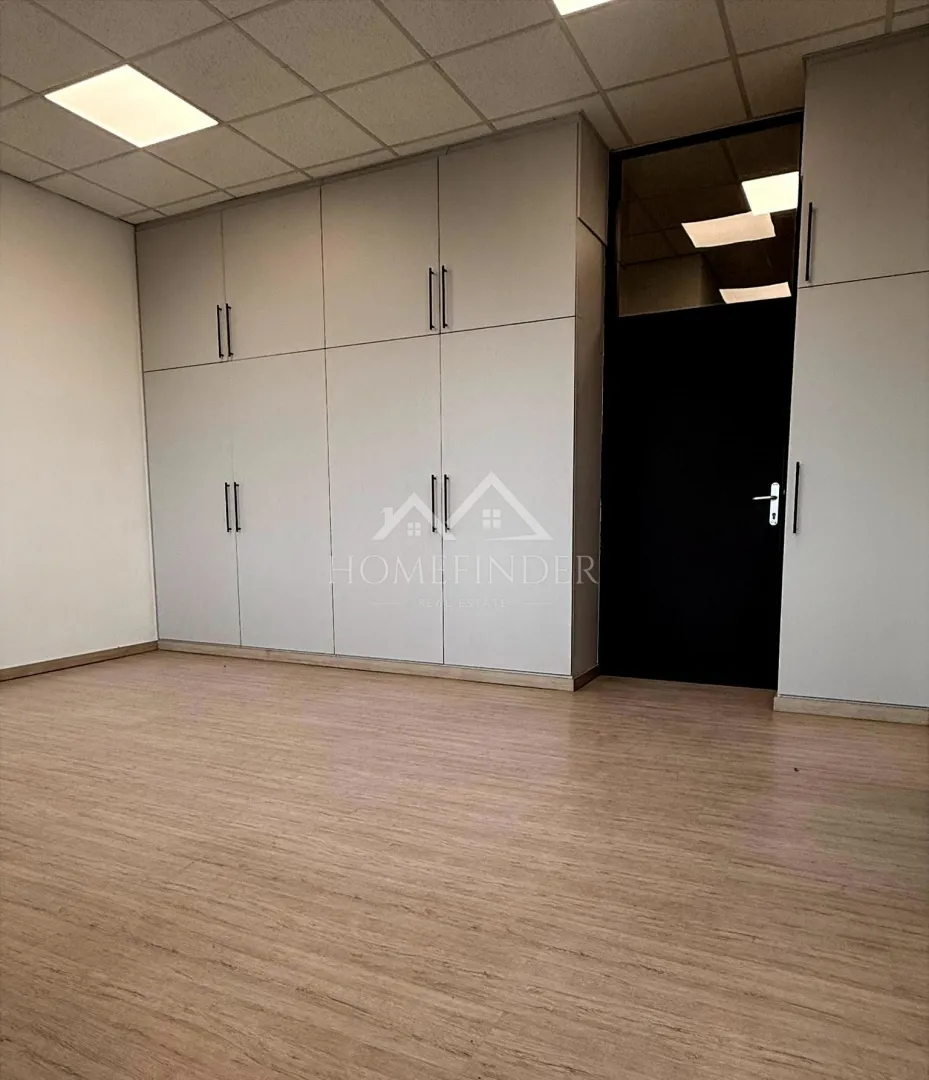 potpuno renovirani uredi za najam, ukupno 238, 69m² - slika 18
