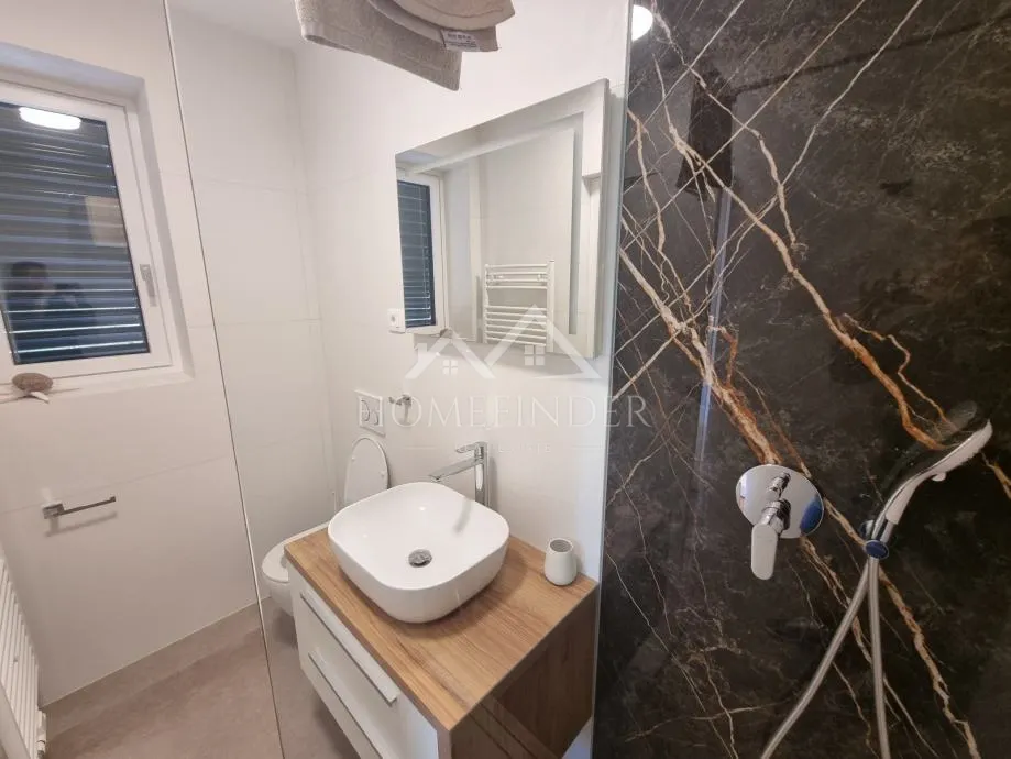 luksuzna vila s bazenom – savudrija – 194 m² sa pogledom na more - slika 26