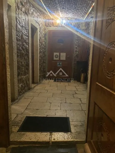 caffe bar i noćni klub, senj, 220m2, top lokacija - slika 6