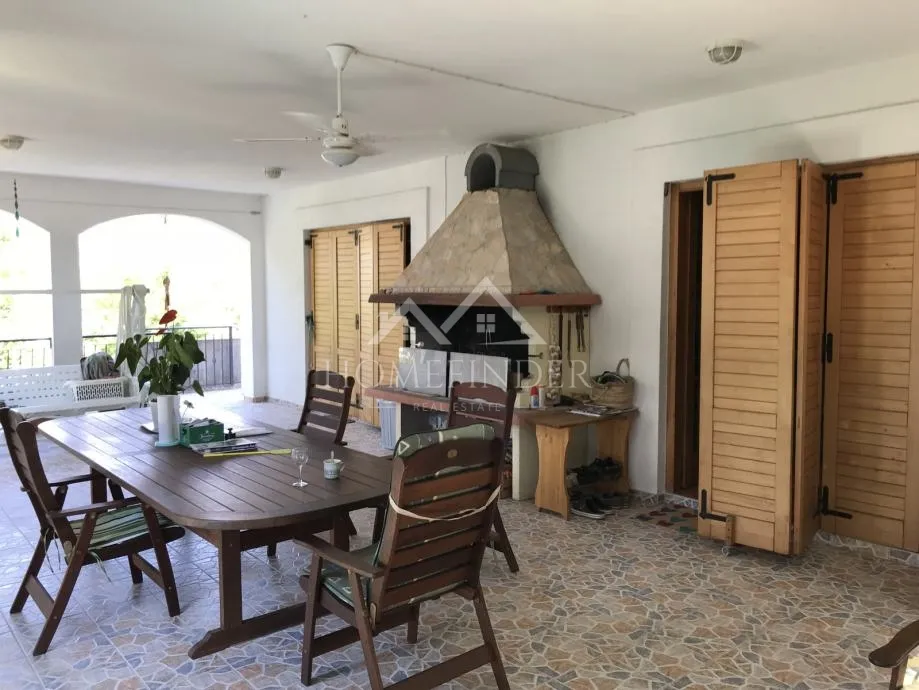 milna, brač – prekrasna kuća 200 m², 20m od mora - slika 6