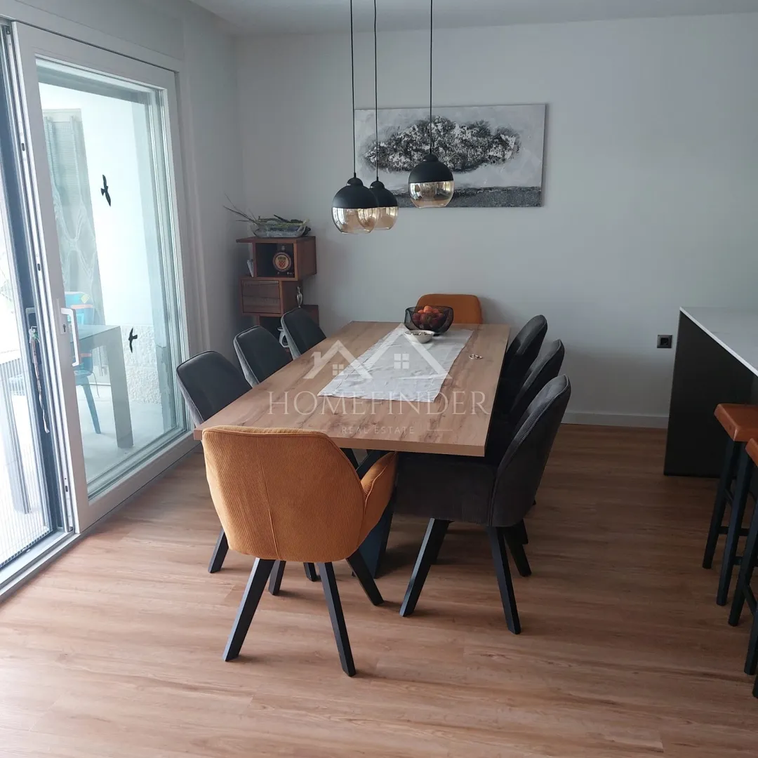 moderna vila sa tri stana - kaštel štafilić - slika 5