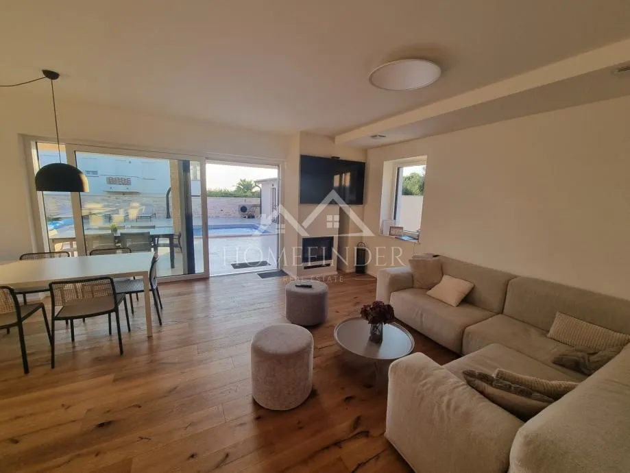 luksuzna vila s bazenom – savudrija – 194 m² sa pogledom na more - slika 11