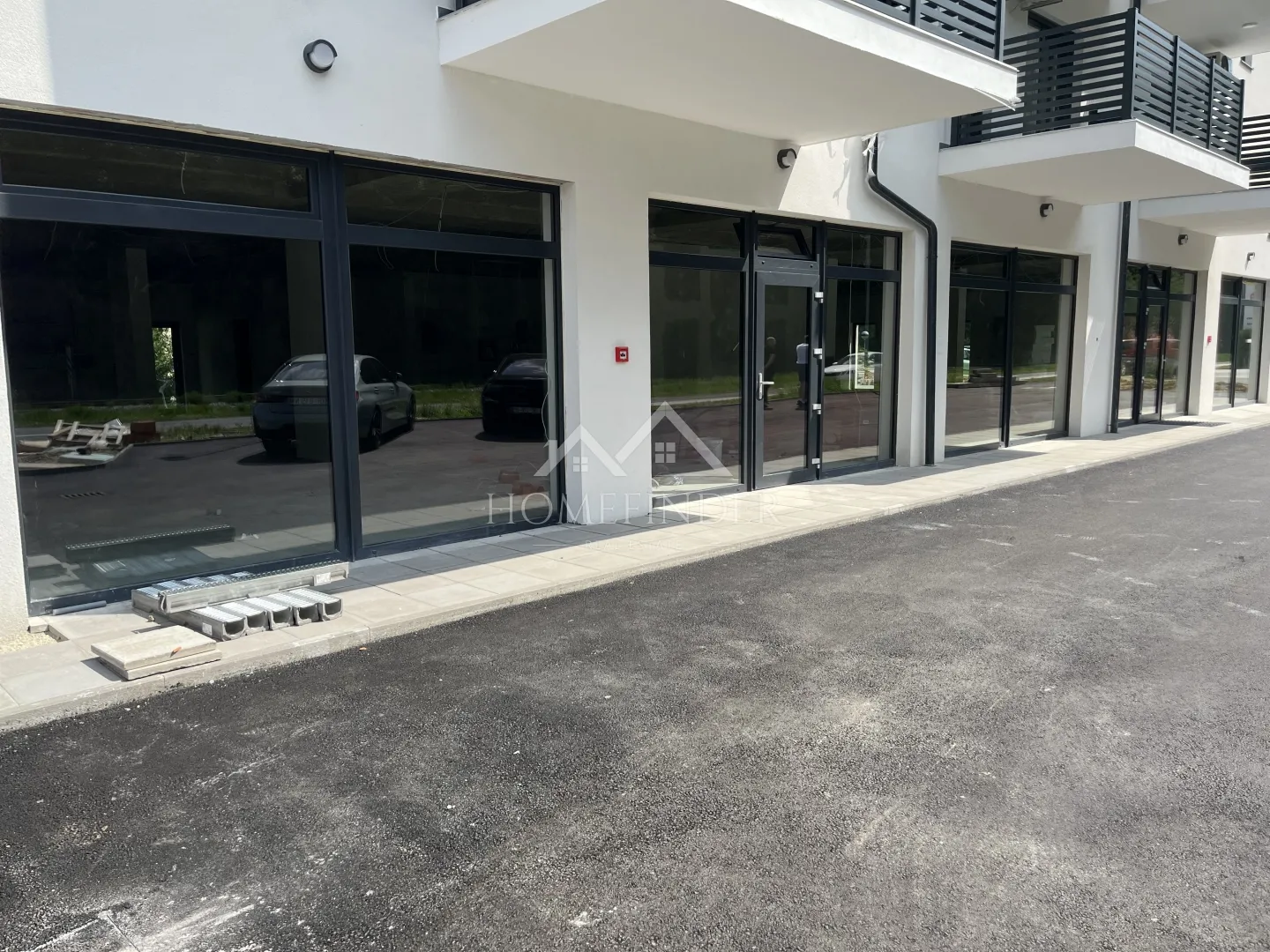 poslovni prostor sa parkinzima, krapina, 420m2, novogradnja - slika 2
