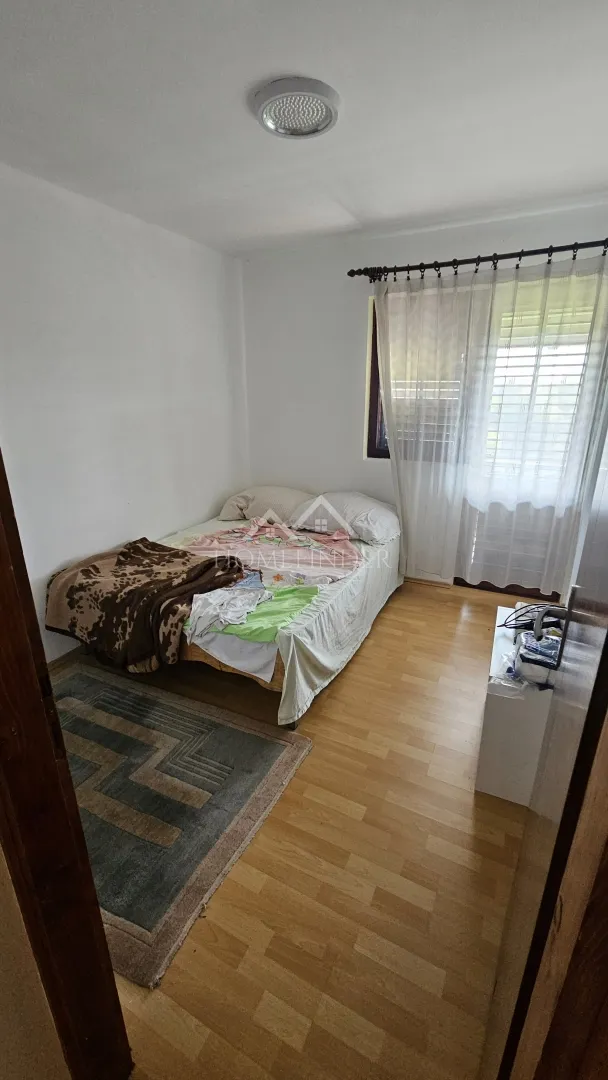 vikendica s preljepim pogledom i dvorištem, veliko trgovišće - slika 19