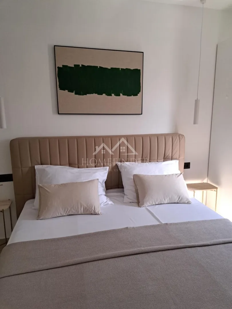 urbana vila s bazenom, (5s), 4 vpm, smart house 200 metara od mora - slika 15